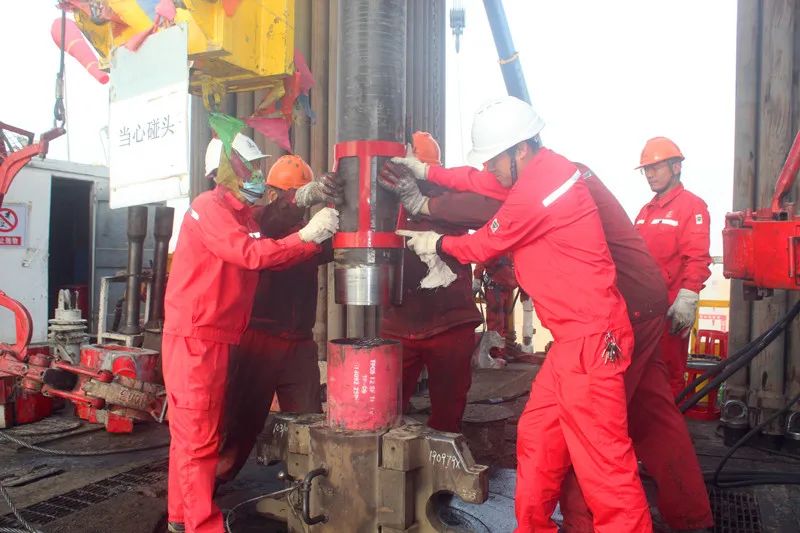 Casing drilling application